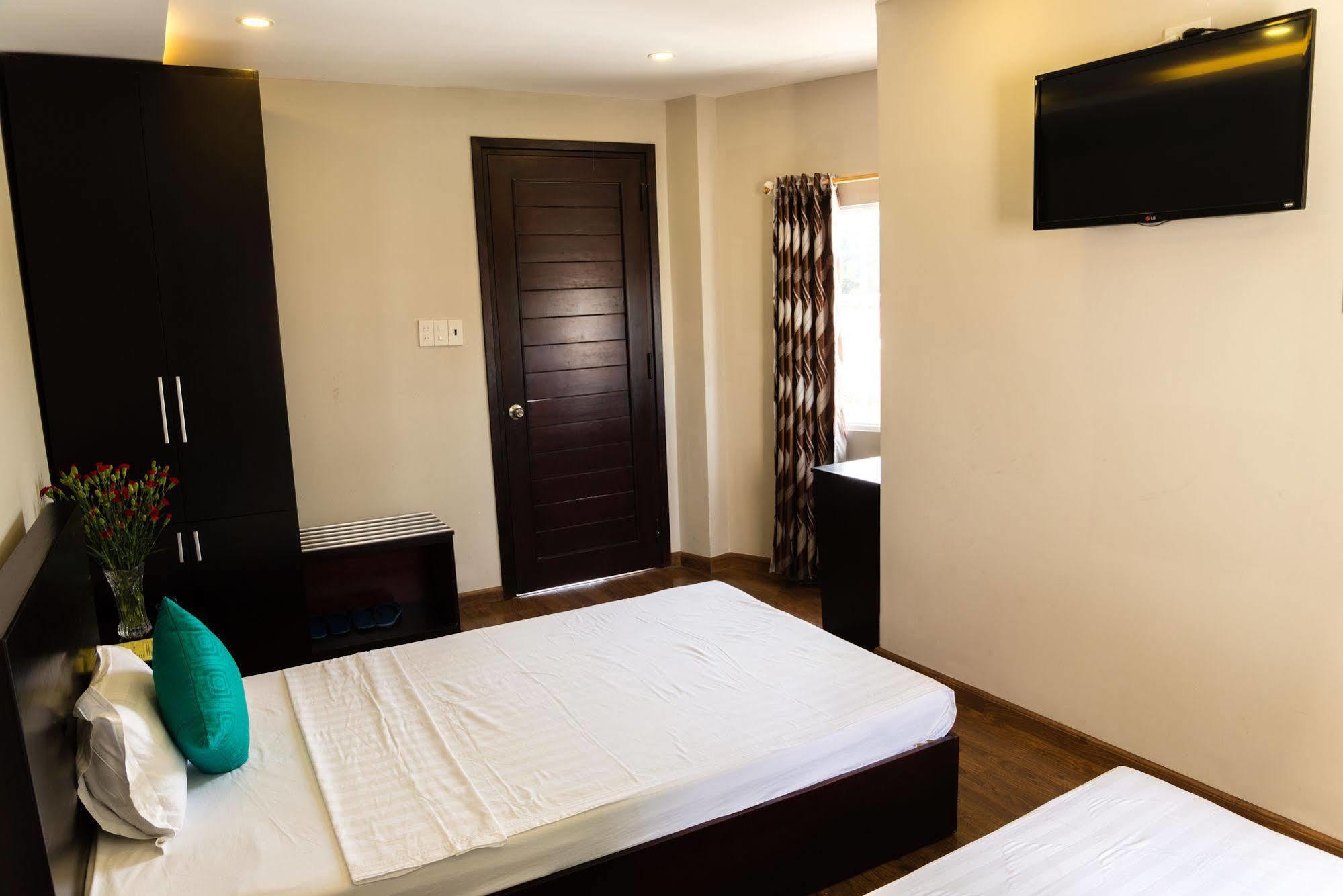 Cosmos Hotel Nha Trang By Ht Exterior photo
