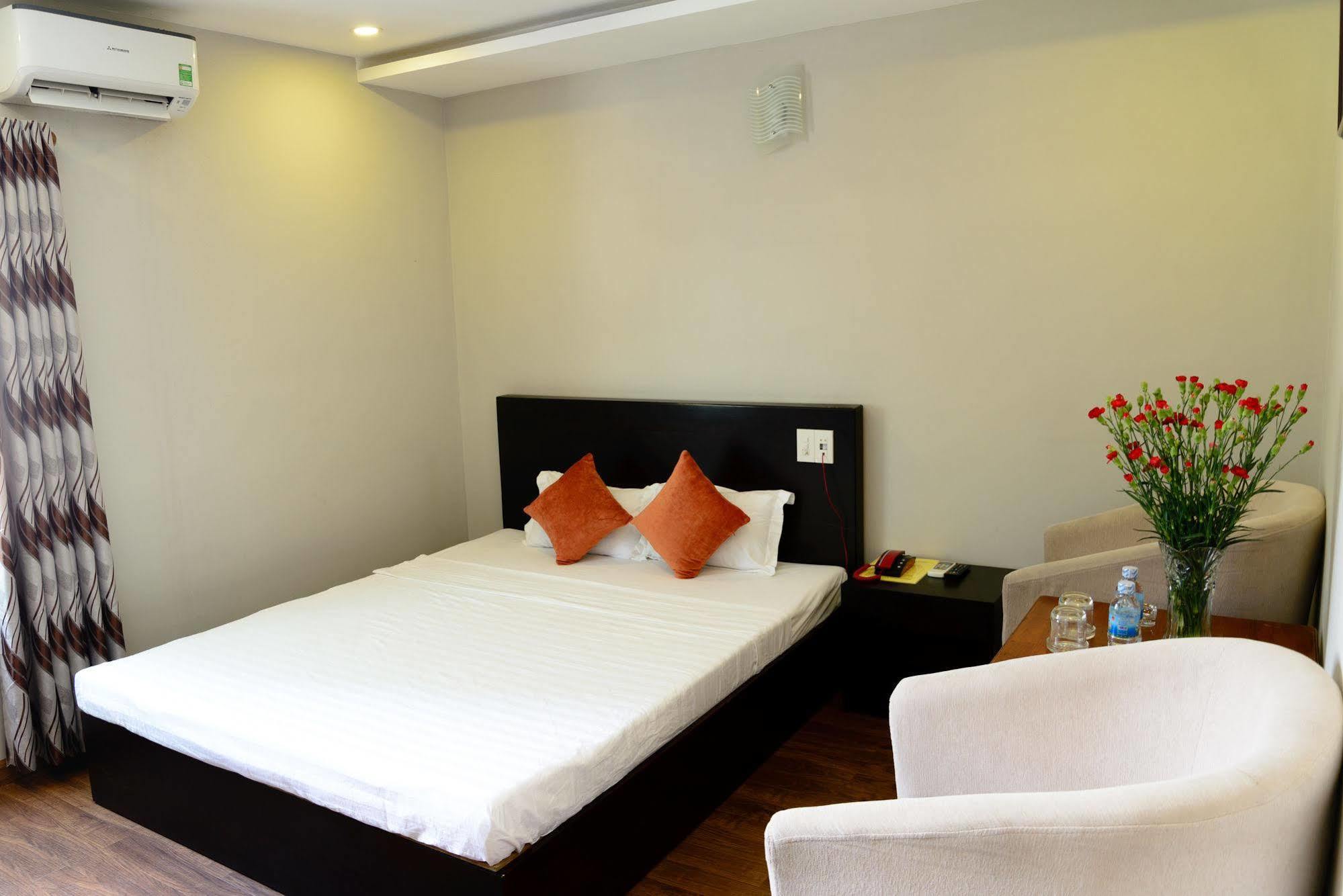 Cosmos Hotel Nha Trang By Ht Exterior photo