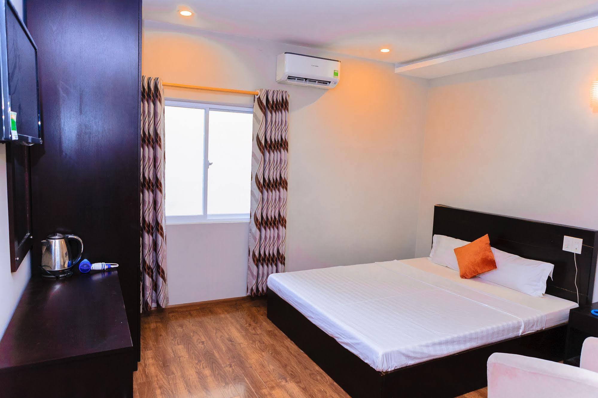 Cosmos Hotel Nha Trang By Ht Exterior photo
