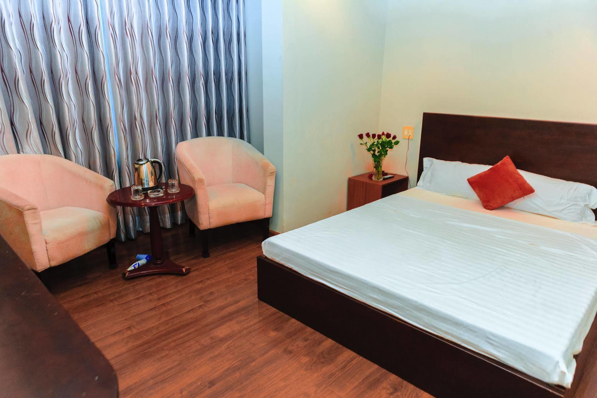 Cosmos Hotel Nha Trang By Ht Exterior photo